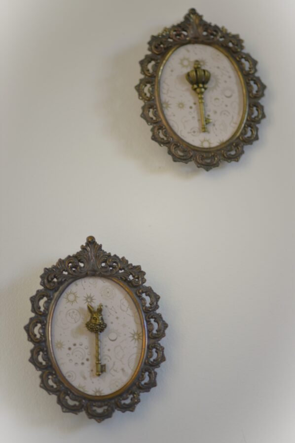 Cadre ovale vintage avec lapin décoration cabinet de curiosités – Image 2